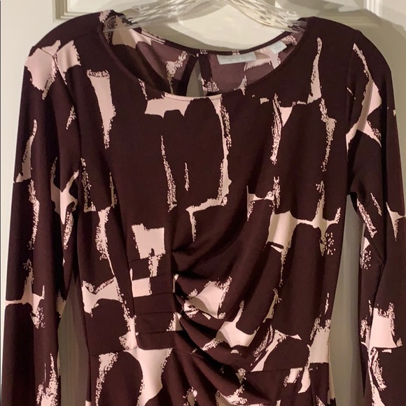 Stylish, waist slimming and flattering dress - Picture 2 of 5